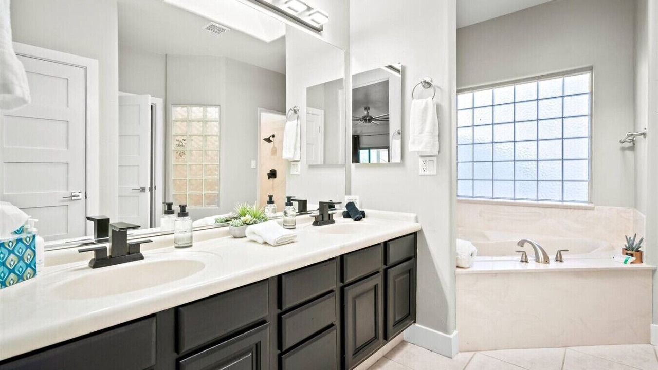 Photo of Bathroom in Pinnacle Peak