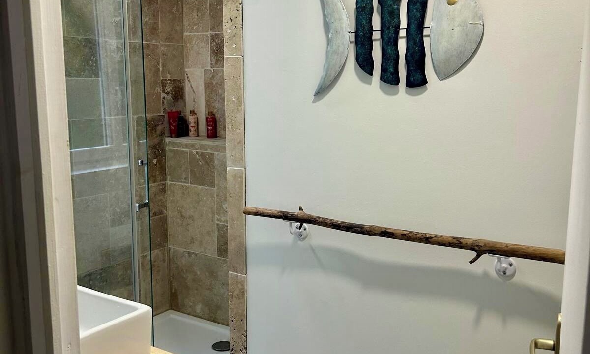 Photo of Bathroom in Saint-Martin-aux-Buneaux