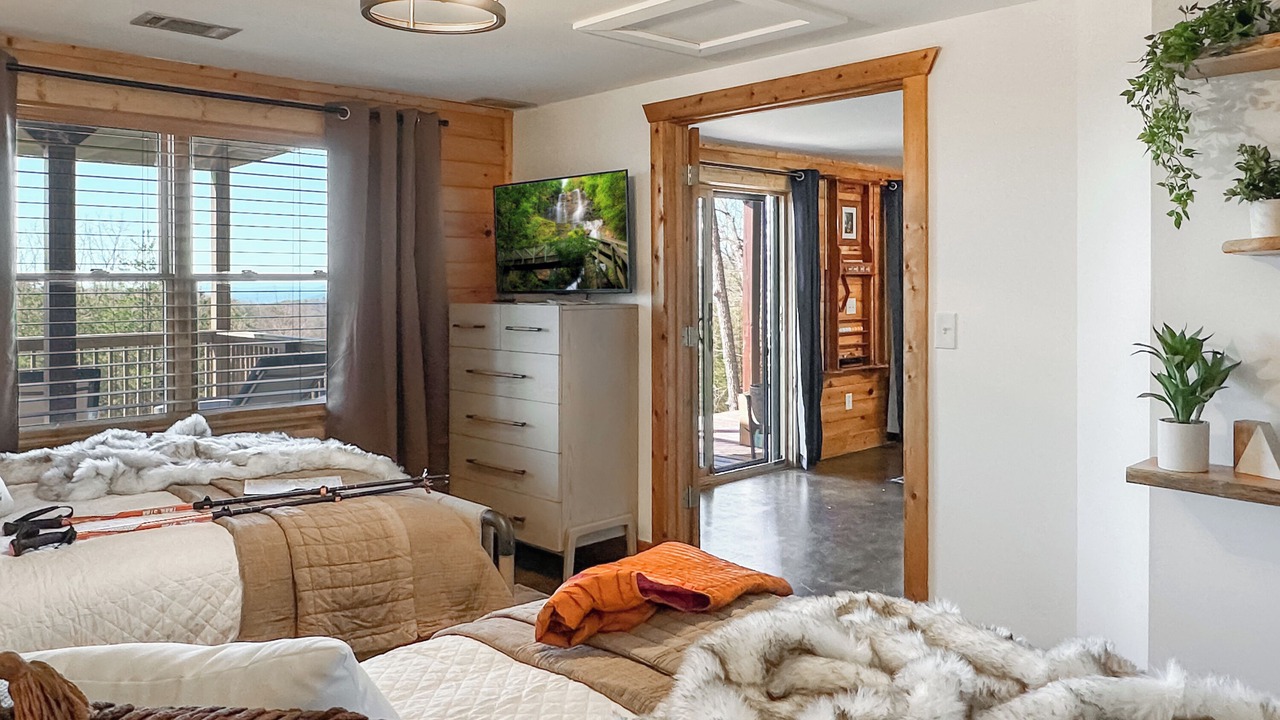 Photo of Bedroom in Dahlonega