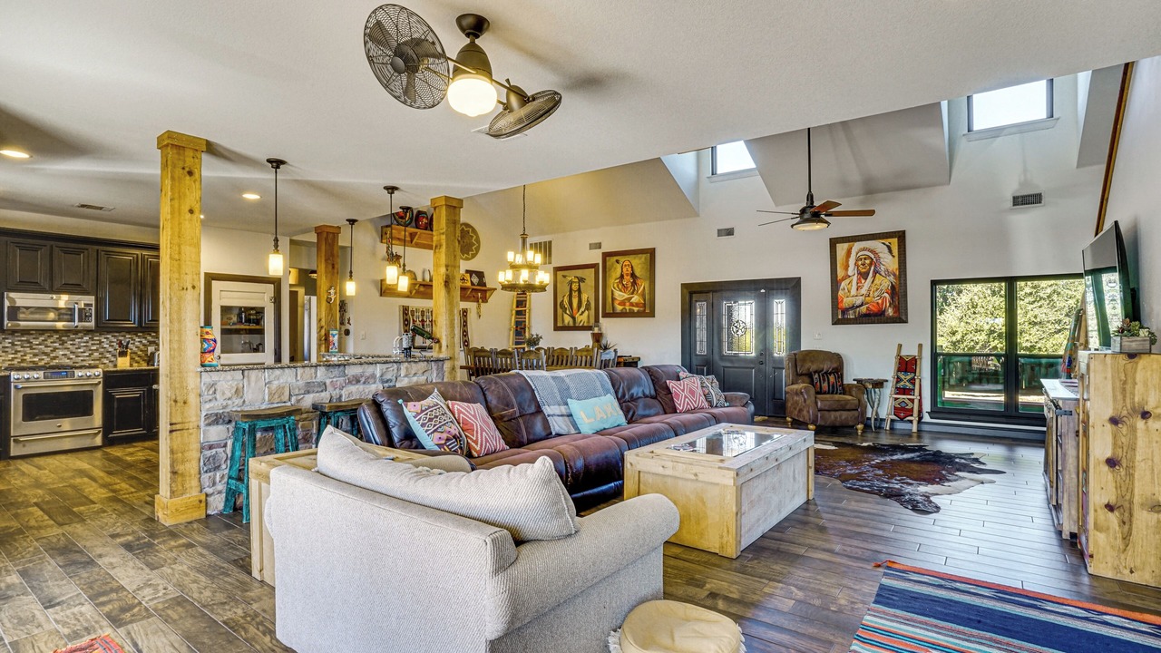 Photo of Livingroom in Palo Pinto County