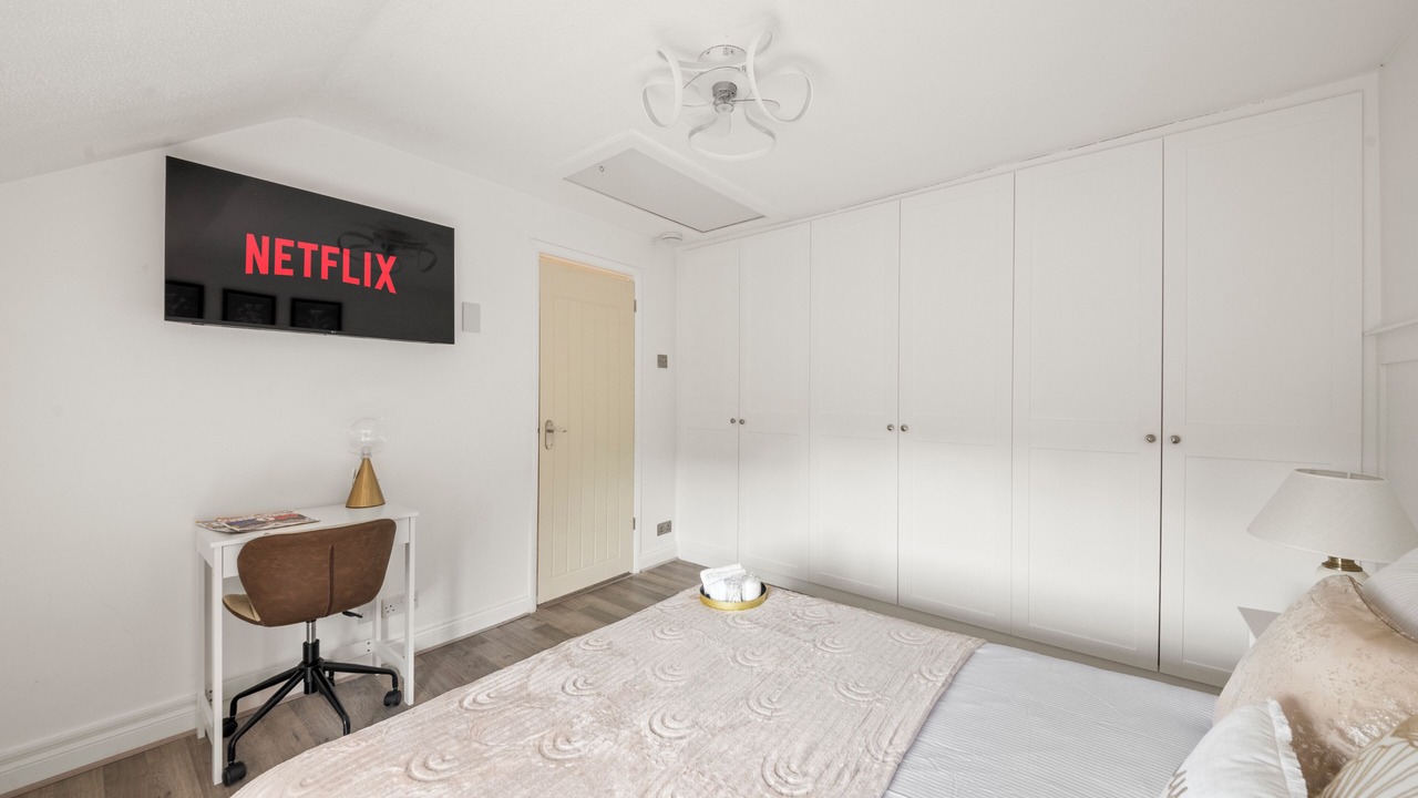 Photo of Bedroom in Datchet