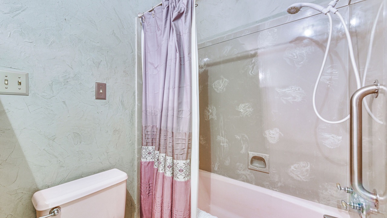 Photo of Bathroom in Broussard