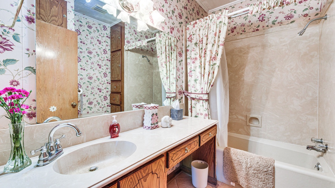 Photo of Bathroom in Broussard