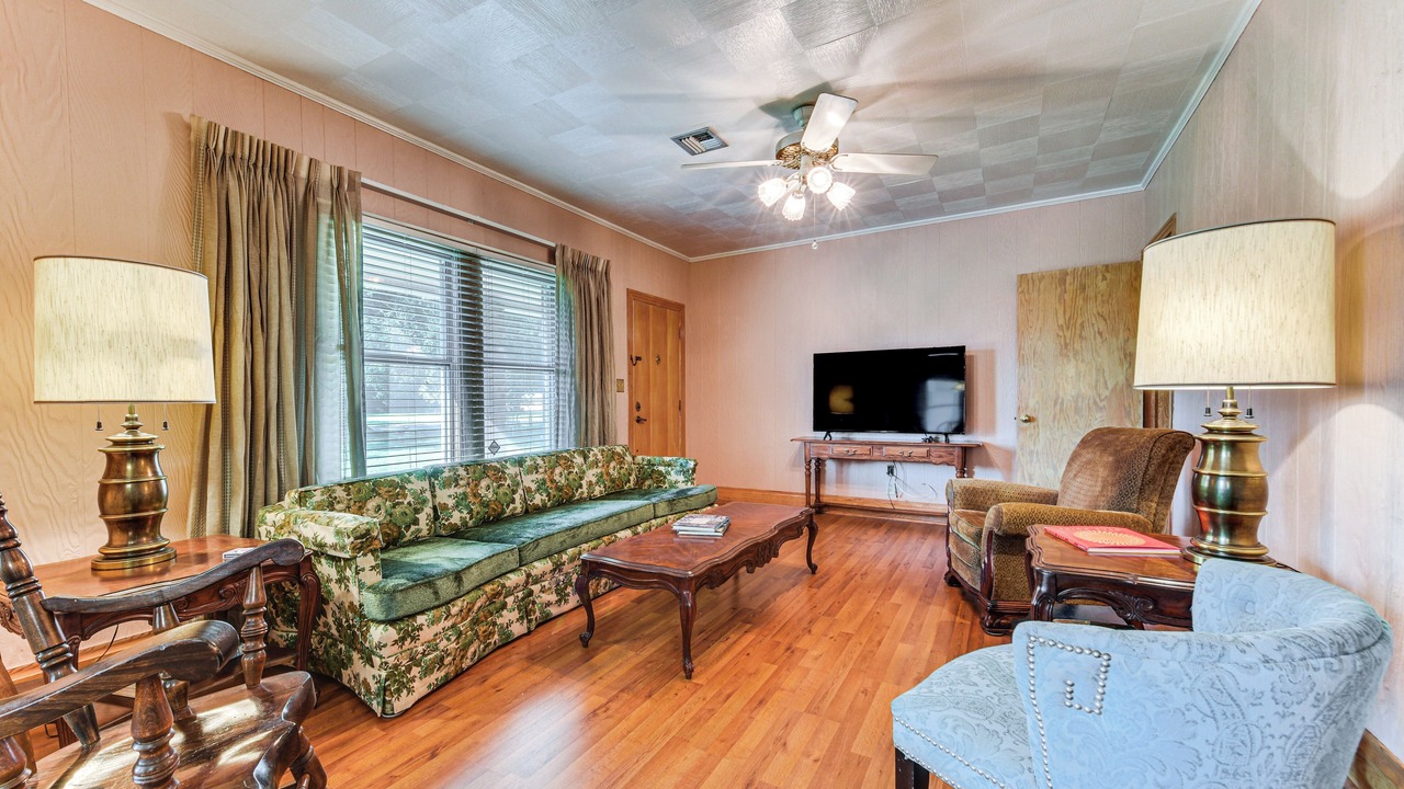 Photo of Livingroom in Broussard