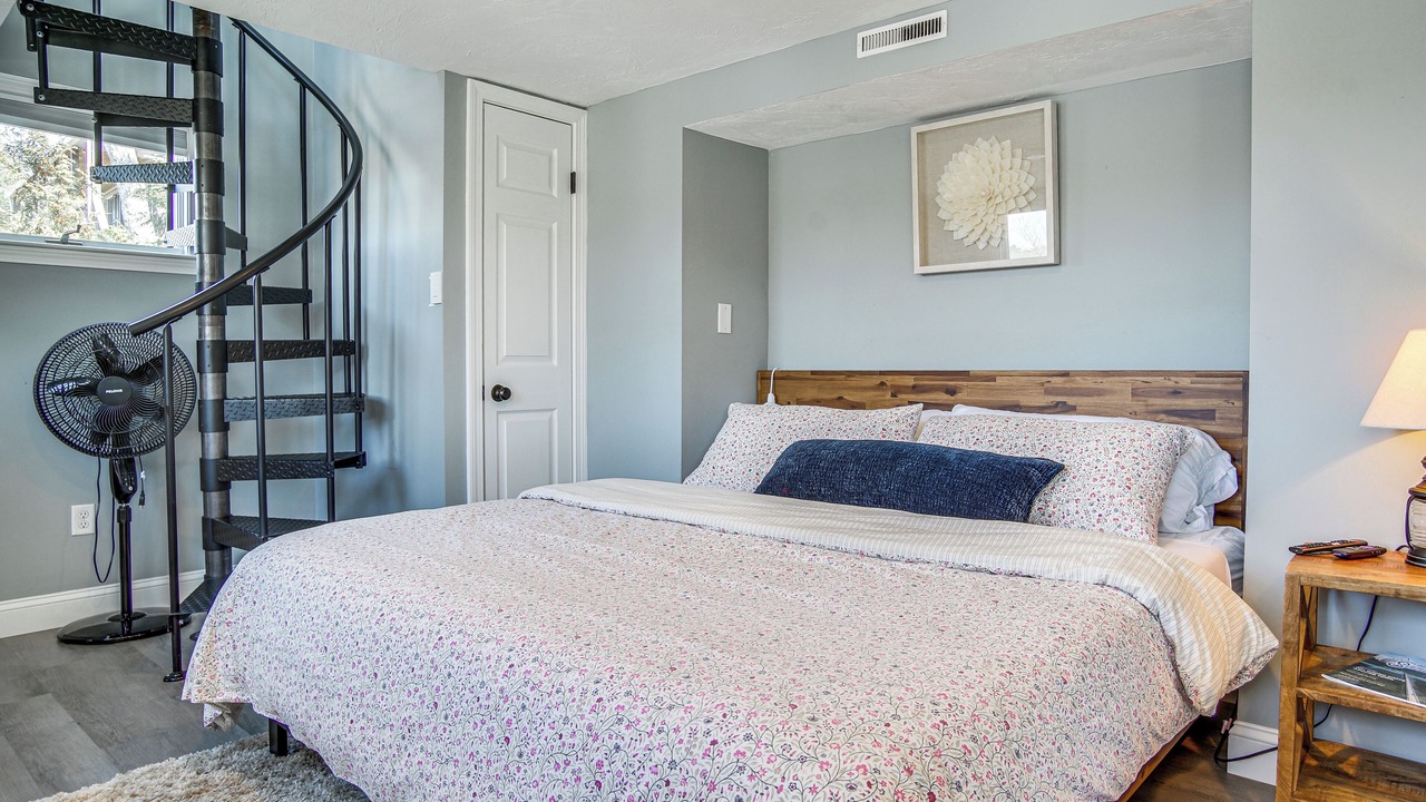 Photo of Bedroom in Mashpee