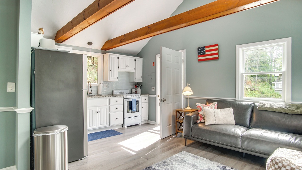 Photo of Livingroom in Mashpee