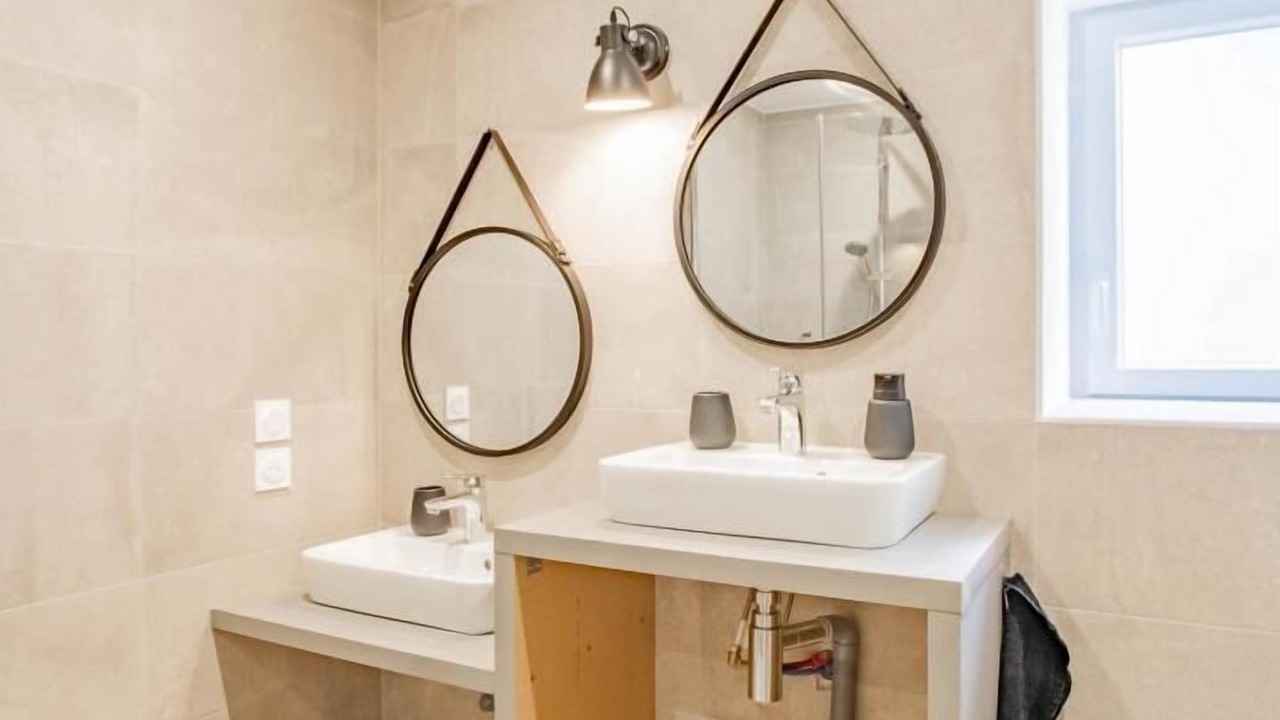 Photo of Bathroom in Genouilly