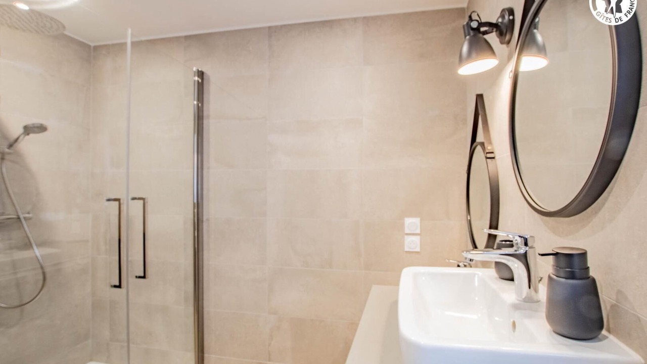 Photo of Bathroom in Genouilly