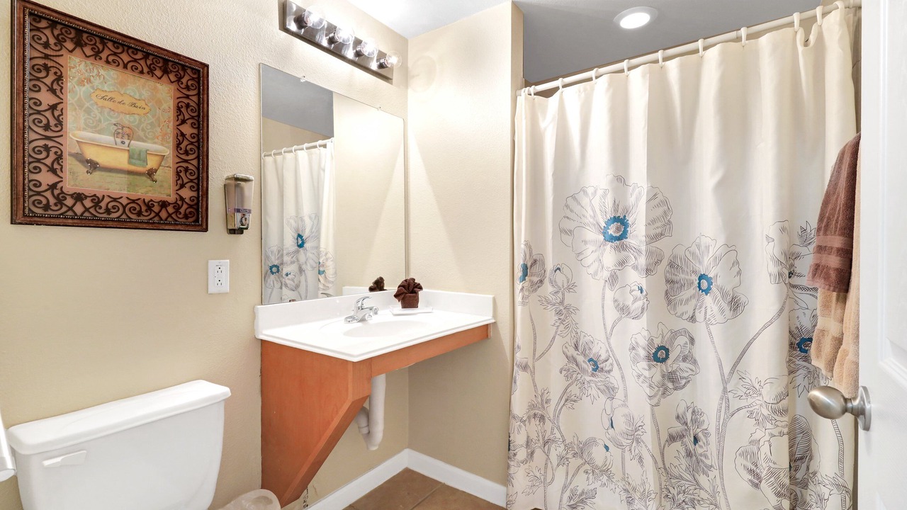 Photo of Bathroom in Eckhert Crossing