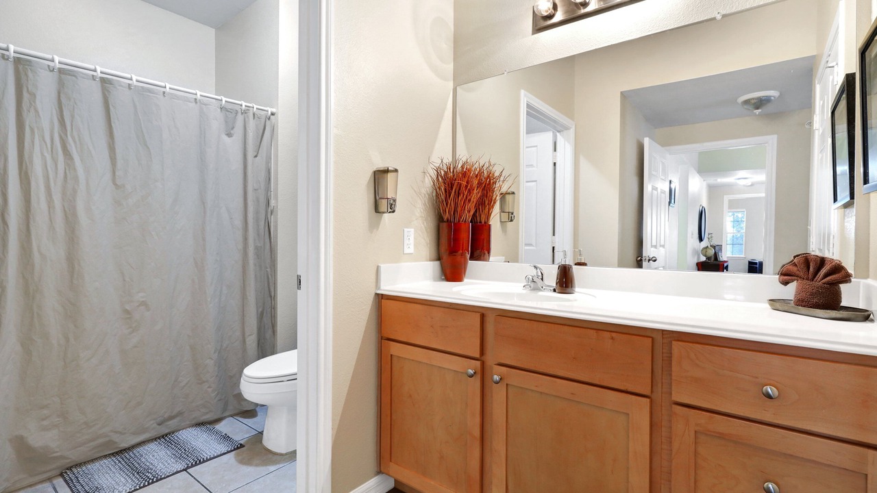 Photo of Bathroom in Eckhert Crossing