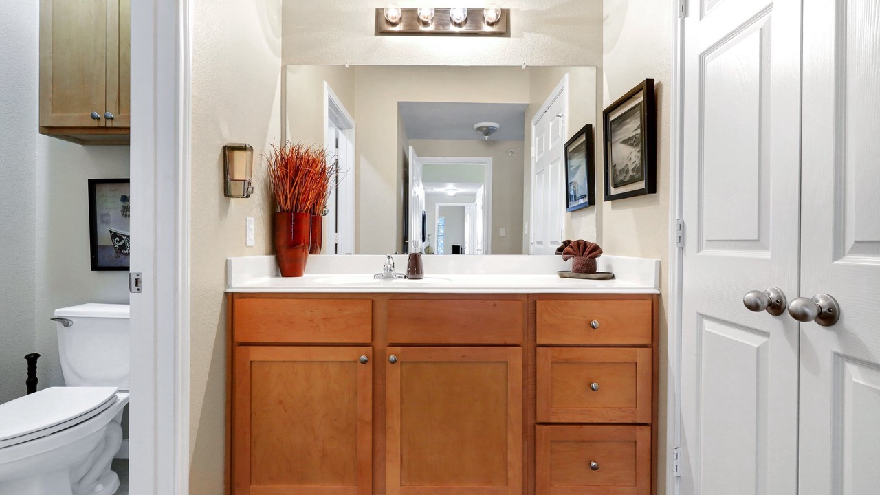 Photo of Bathroom in Eckhert Crossing