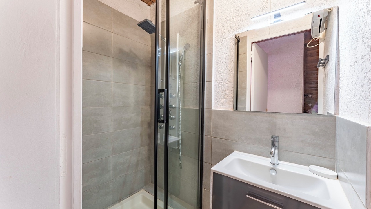 Photo of Bathroom in Villelaure