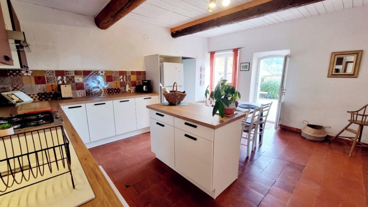 Photo of Kitchen in Villelaure