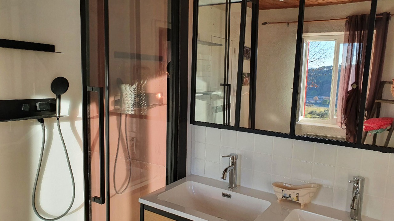 Photo of Bathroom in Villelaure