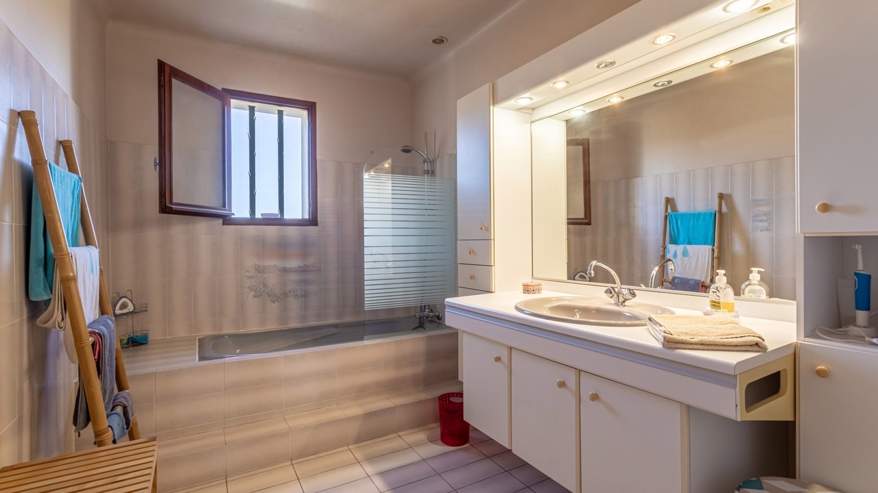 Photo of Bathroom in Ceret