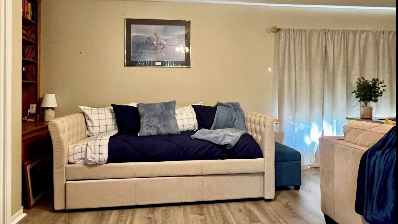 Photo of Livingroom in Early