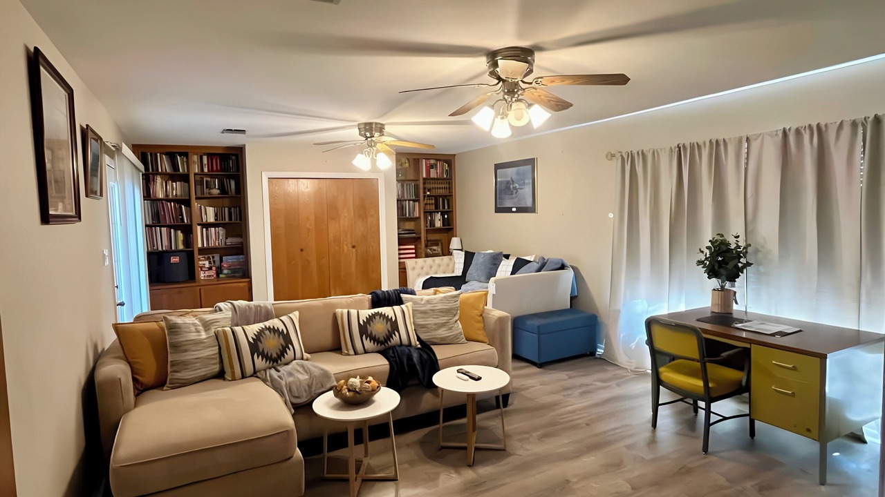 Photo of Livingroom in Early