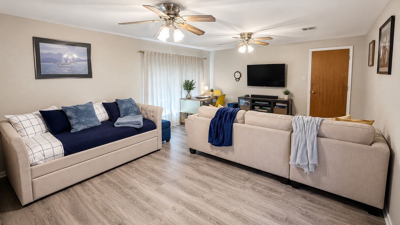 Photo of Livingroom in Early