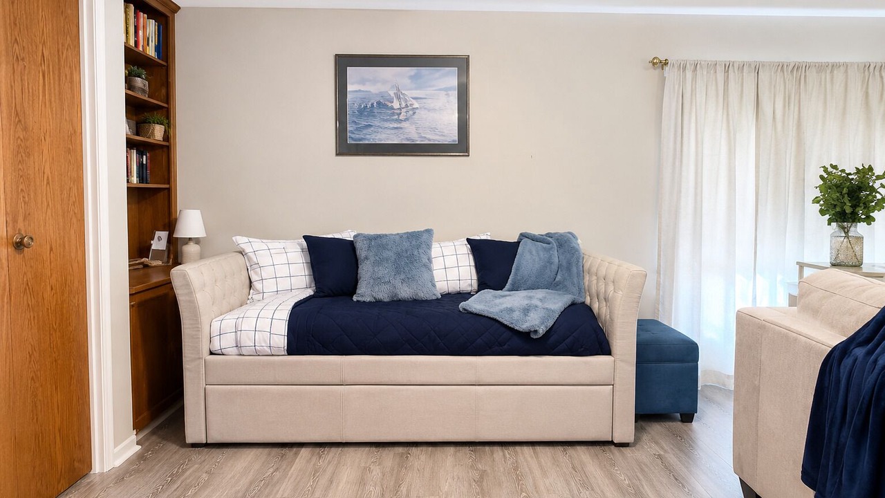 Photo of Livingroom in Early
