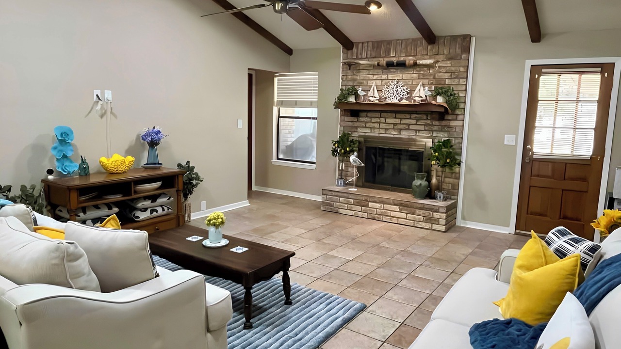 Photo of Livingroom in Early