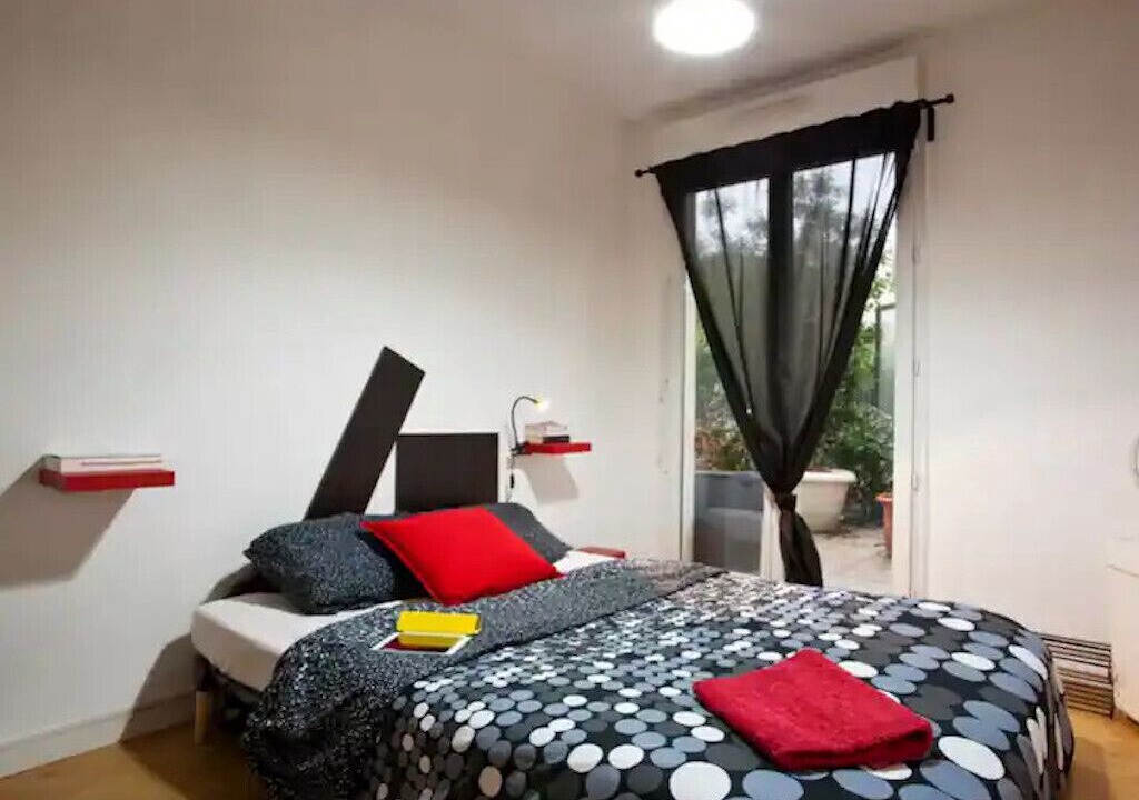 Photo of Bedroom in Saint-Denis