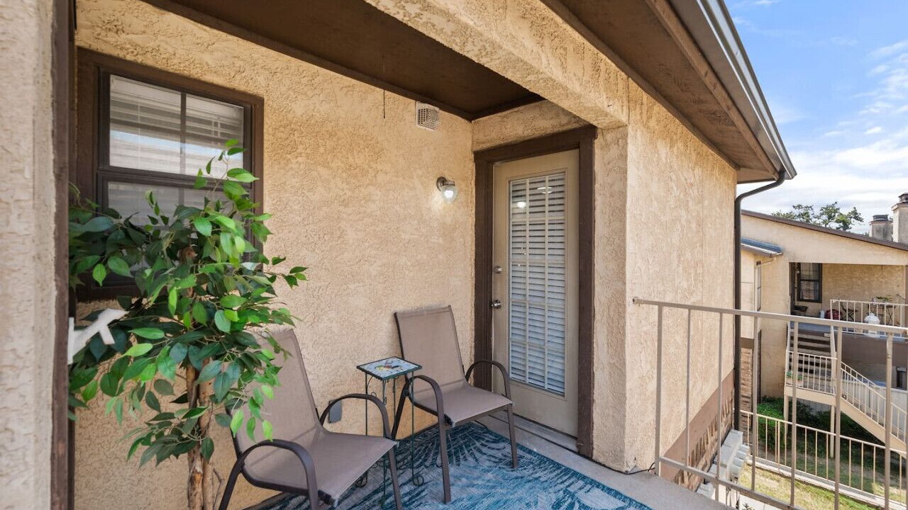 Photo of Patio Balcony in West Arlington