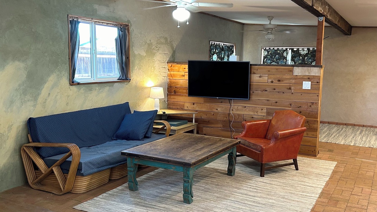 Photo of Livingroom in North Valley