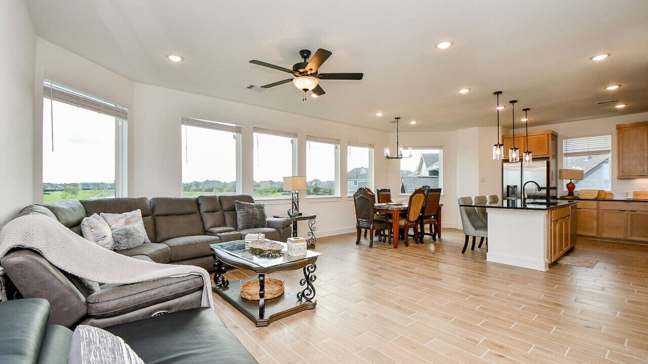 Photo of Livingroom in Iowa Colony