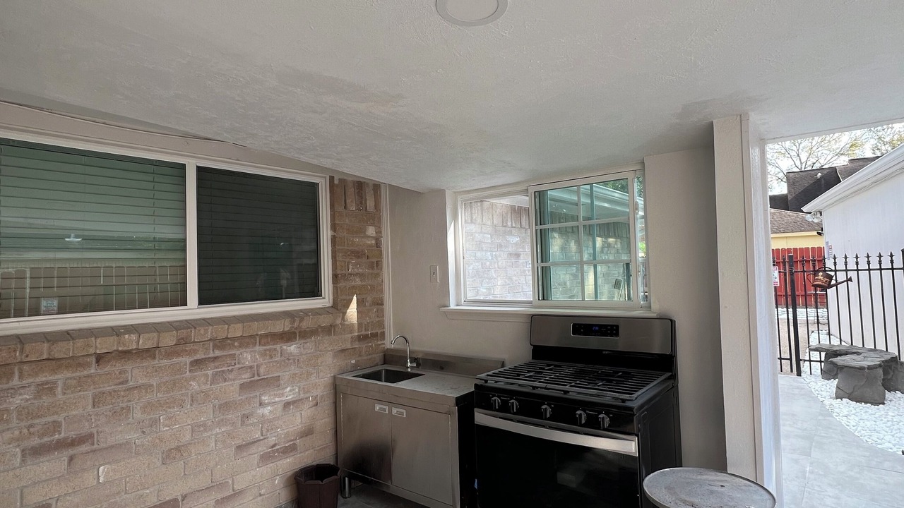 Photo of Patio Balcony in Mission Bend