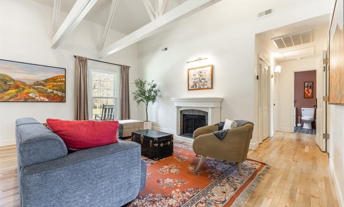 Photo of Livingroom in Trenton
