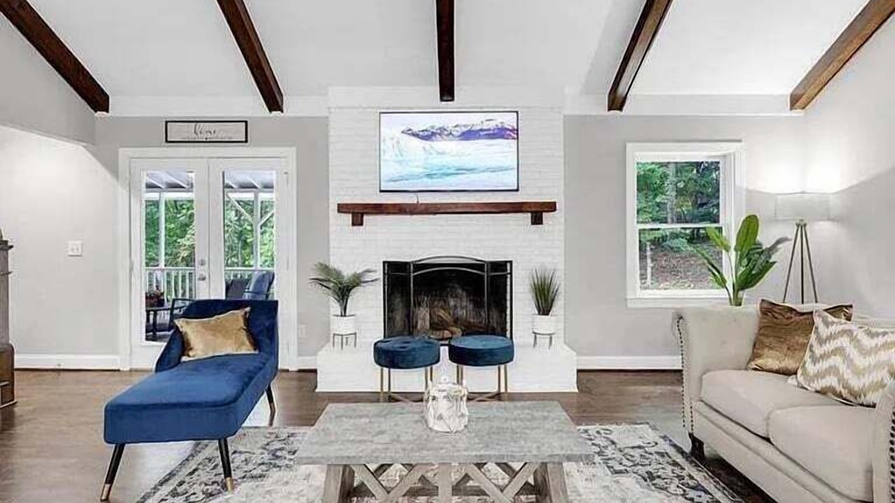 Photo of Livingroom in Flowery Branch