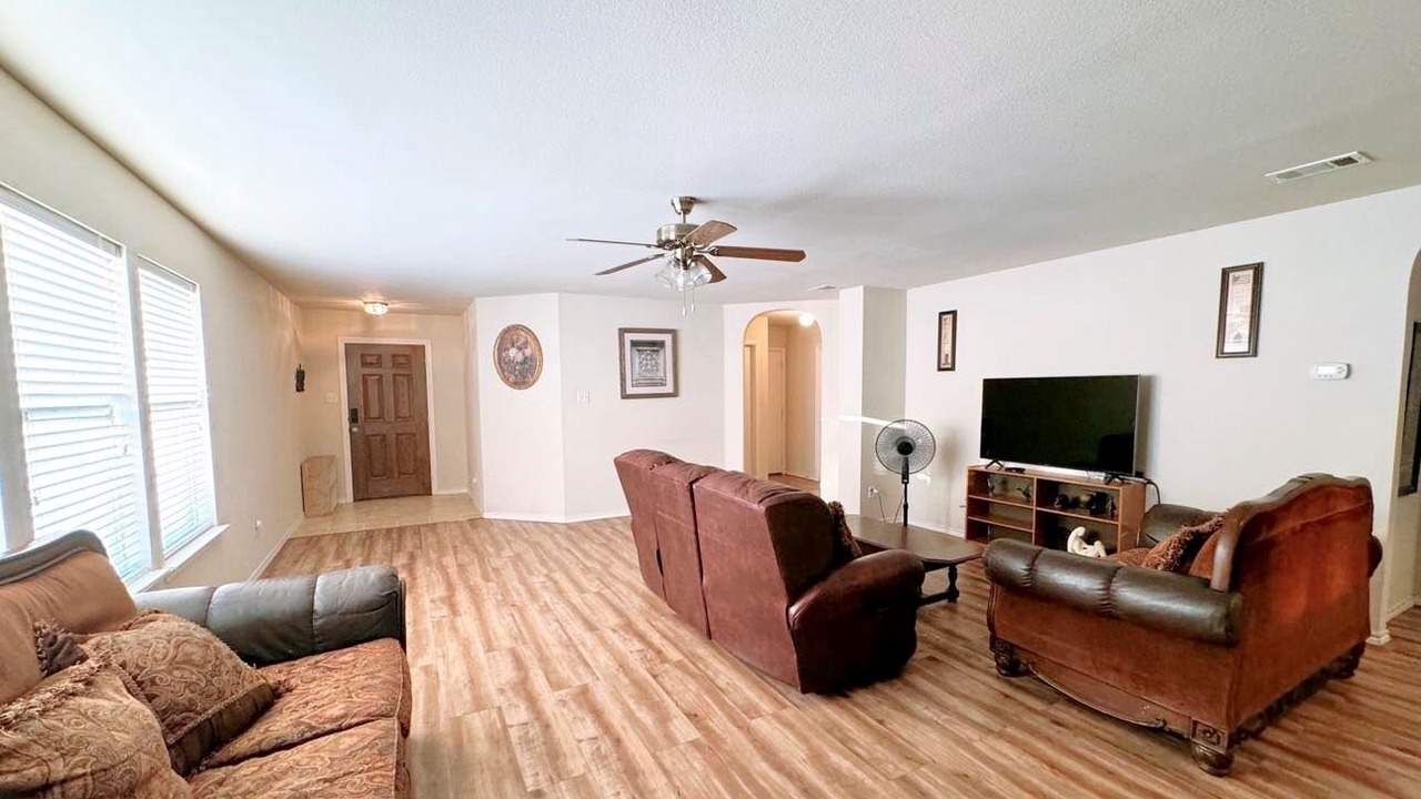 Photo of Livingroom in Fossil Creek