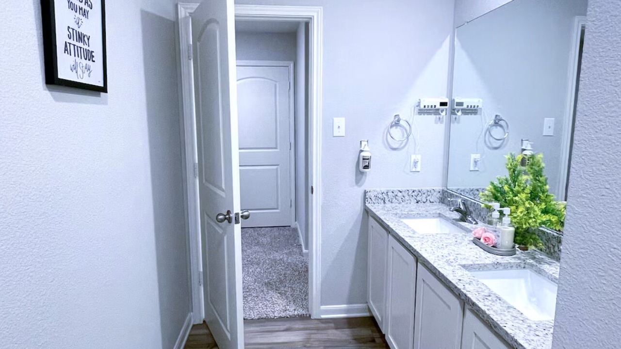 Photo of Bathroom in Anna