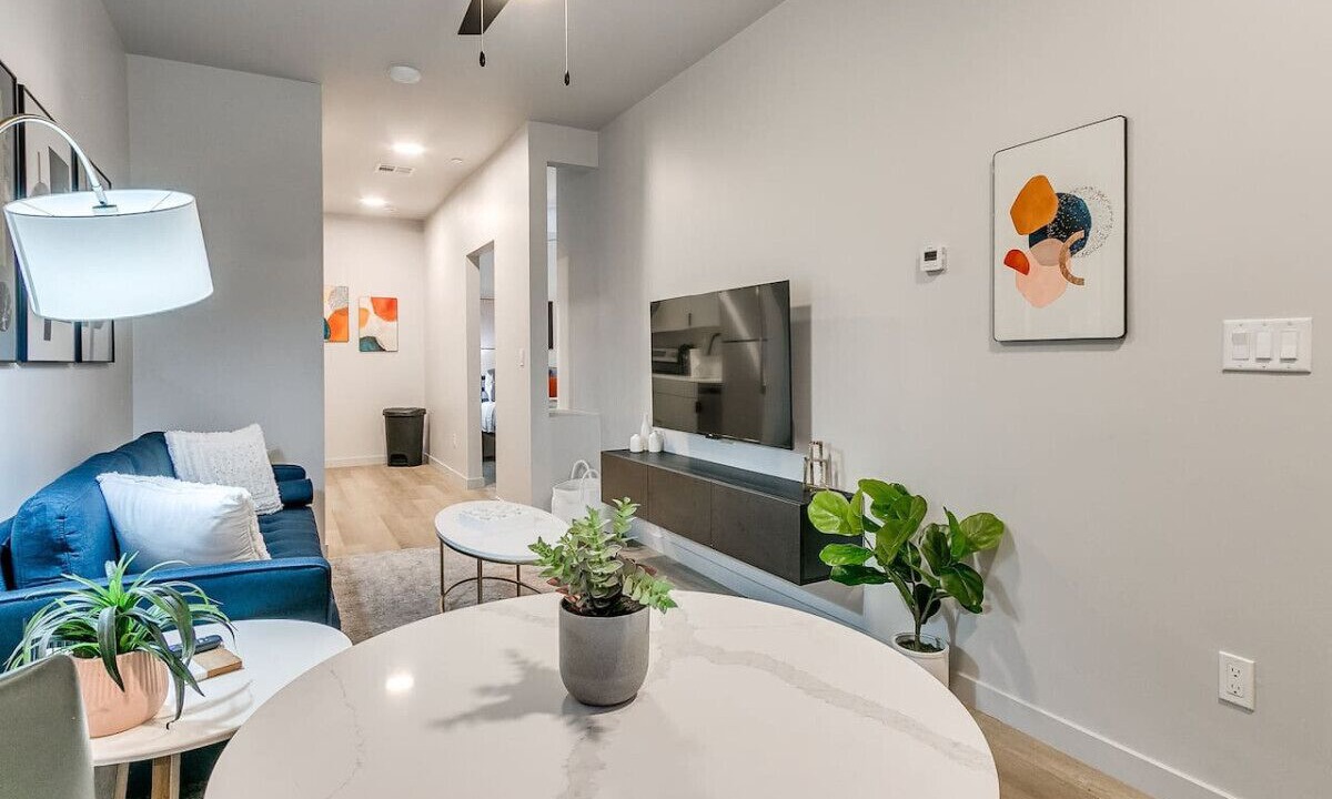 Photo of Livingroom in Midtown