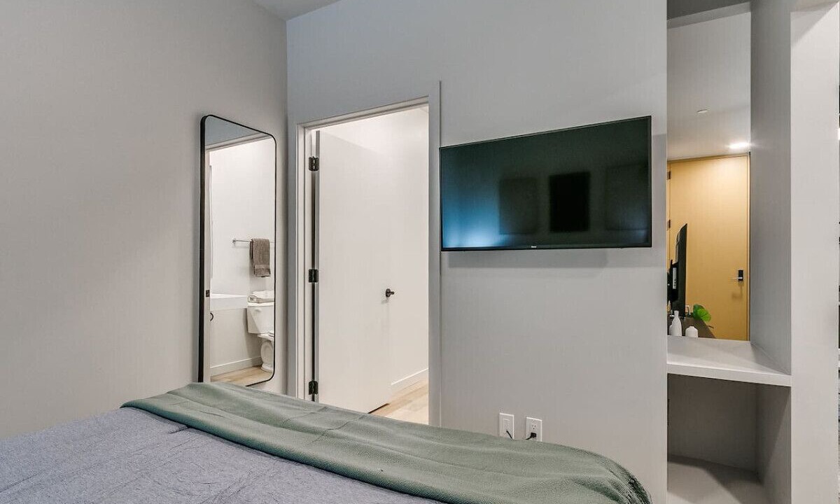 Photo of Bedroom in Midtown