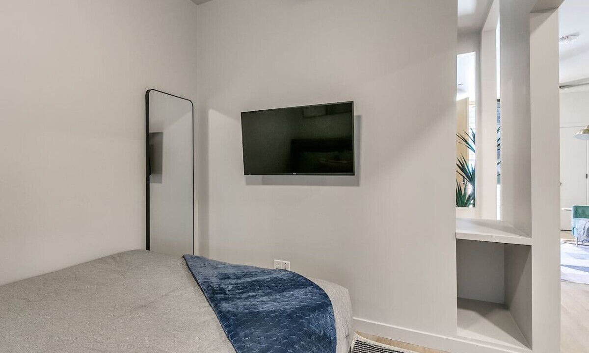 Photo of Bedroom in Midtown