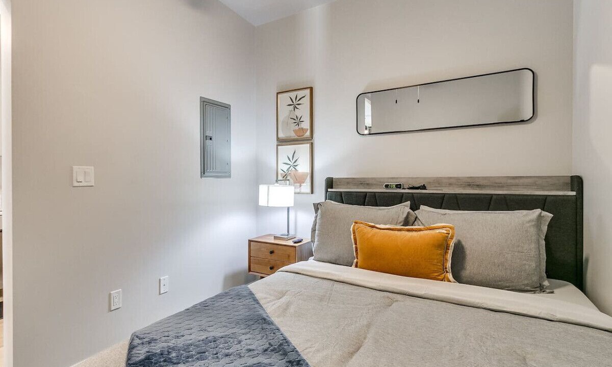 Photo of Bedroom in Midtown