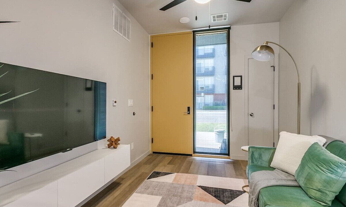 Photo of Livingroom in Midtown