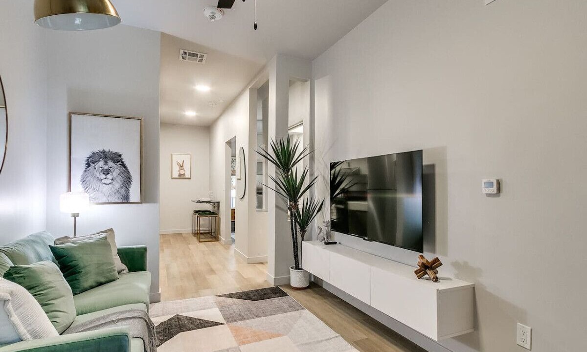 Photo of Livingroom in Midtown