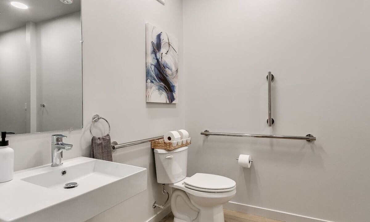 Photo of Bathroom in Midtown