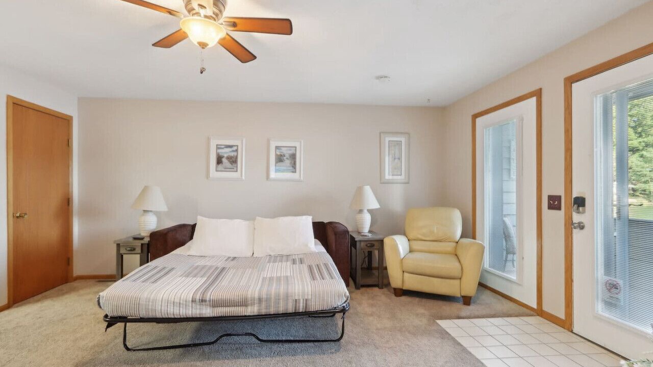 Photo of Bedroom in Lake Delton