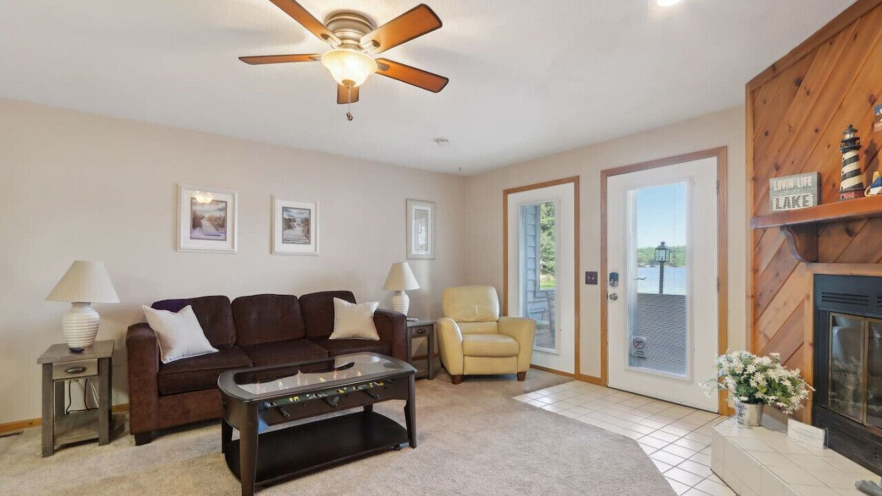 Photo of Livingroom in Lake Delton