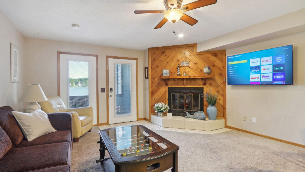 Photo of Livingroom in Lake Delton