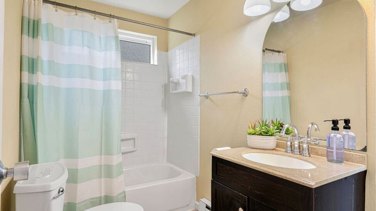 Photo of Bathroom in Highline