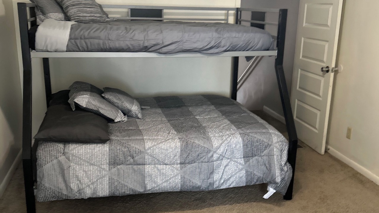 Photo of Bedroom in Enterprise