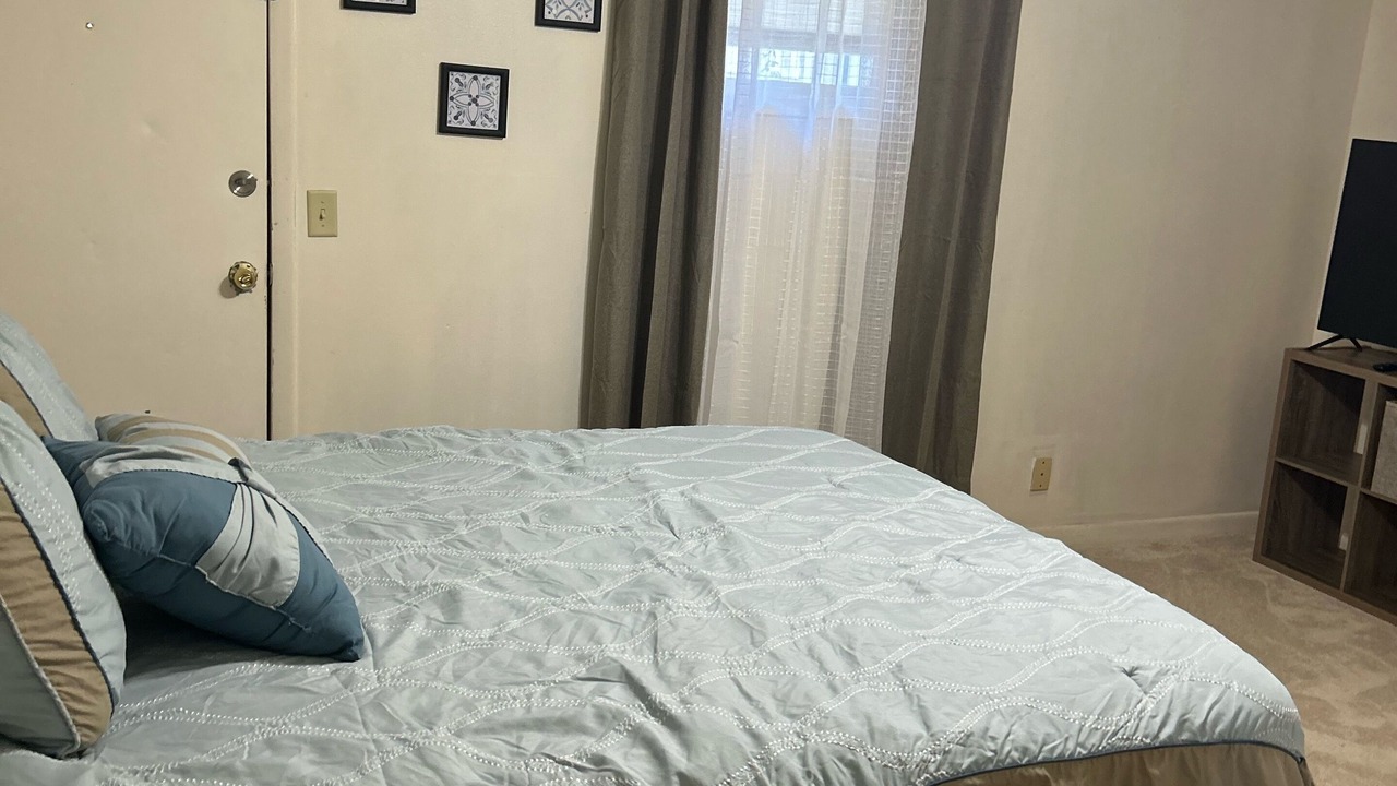 Photo of Bedroom in Enterprise