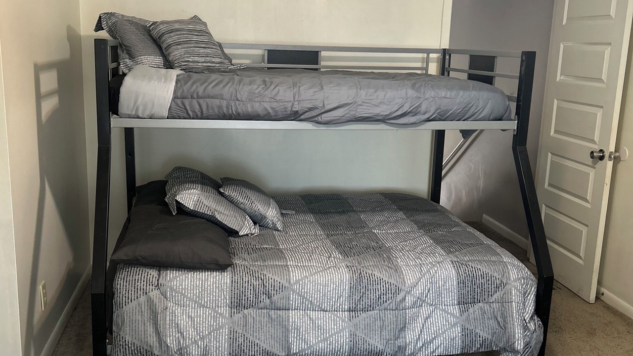 Photo of Bedroom in Enterprise