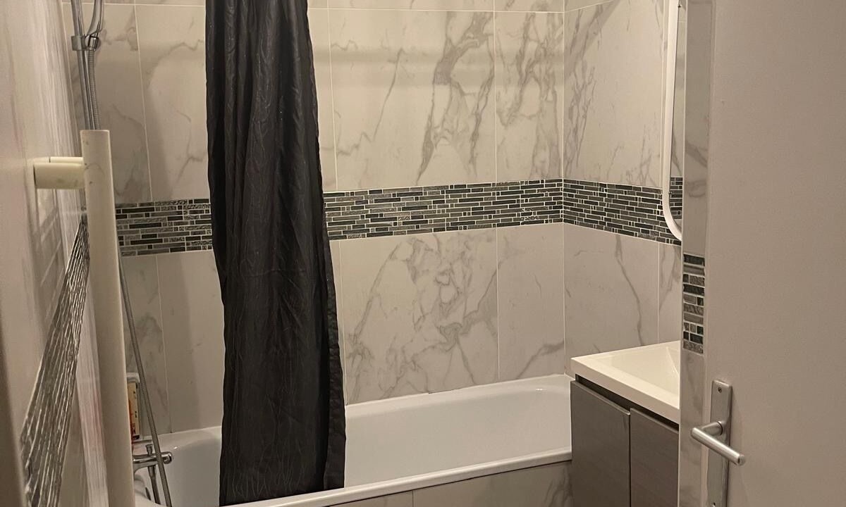 Photo of Bathroom in Sevres