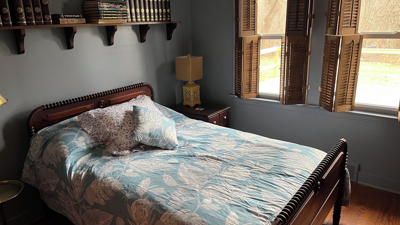 Photo of Bedroom in Town of Scriba