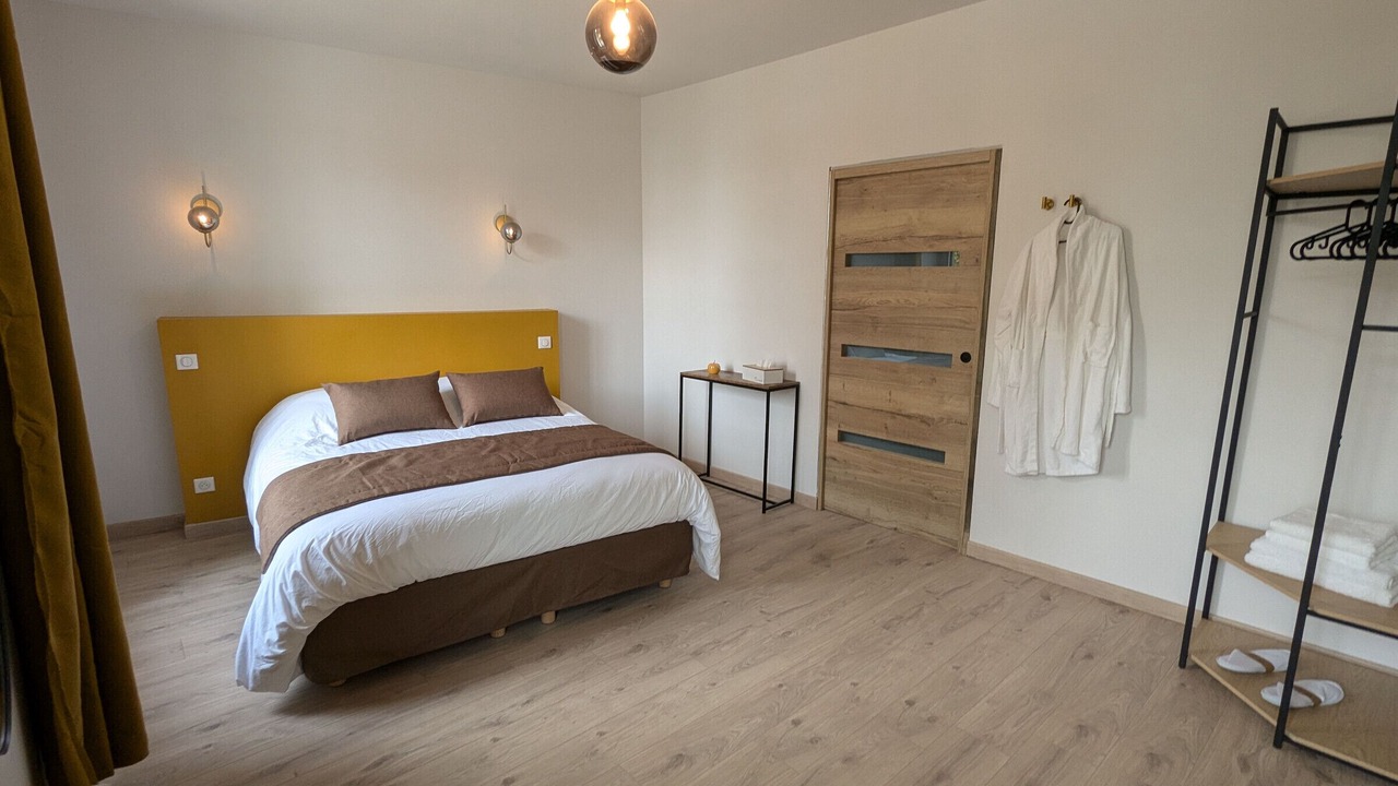 Photo of Bedroom in Lorcy
